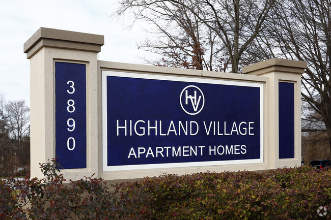 Highland Village Apartaments - Highland Village Apartments