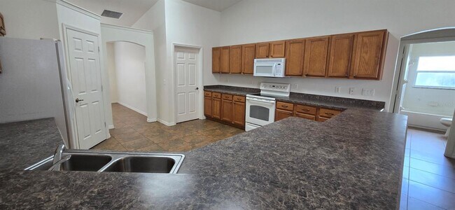 Foto del edificio - 9995 SW 41st Ave