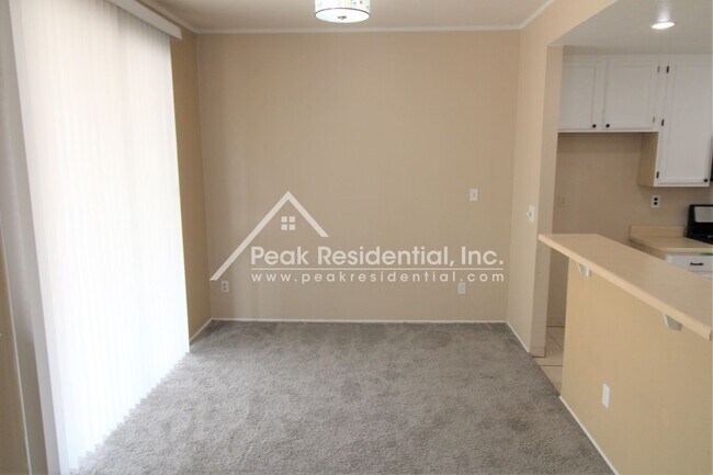 Foto del edificio - Cute 3bd/2ba Elk Grove Home With 2 Car Gar...