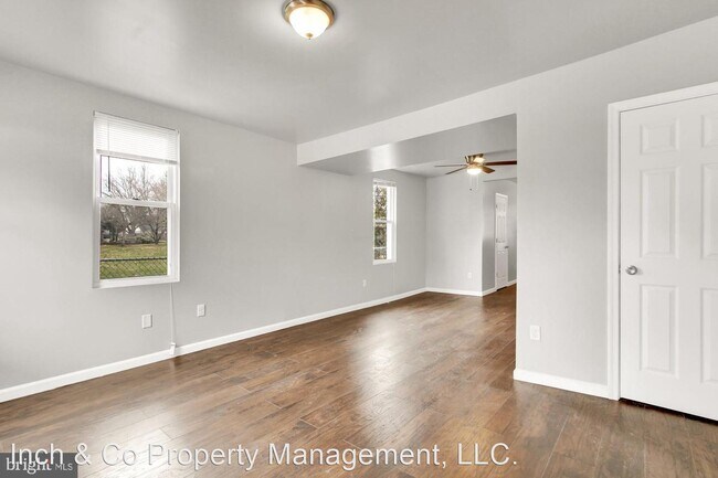 Building Photo - 3 br, 1 bath House - 121 S York St
