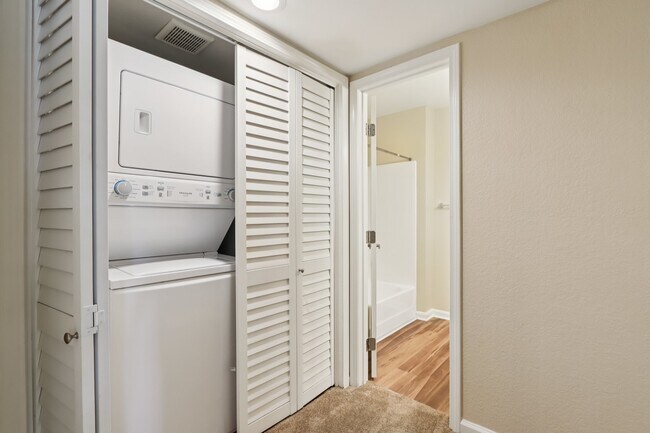 1 dormitorio, 1 baño - Lavadora/secadora - Sycamore Terrace Apartments