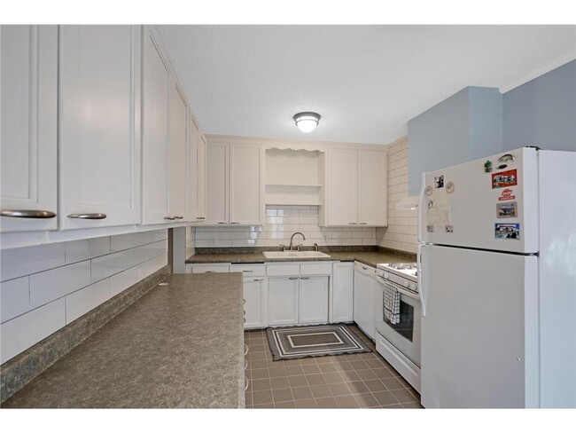 Building Photo - 5830 Lyndale Ave S