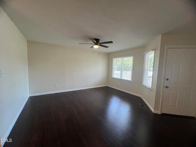 Foto del edificio - 500 Chinaberry Ln
