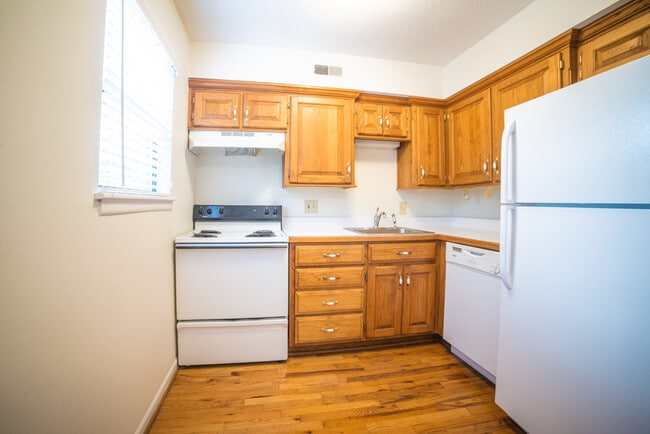 Building Photo - 4012 Oak St