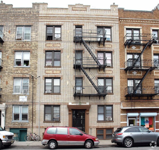 Building Photo - 5311 Hudson Ave