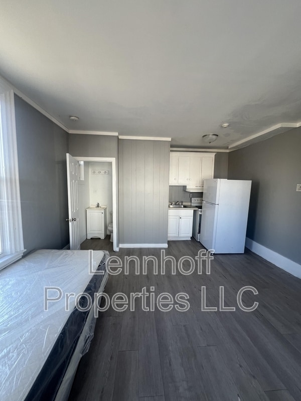 Building Photo - 340 Haverhill St