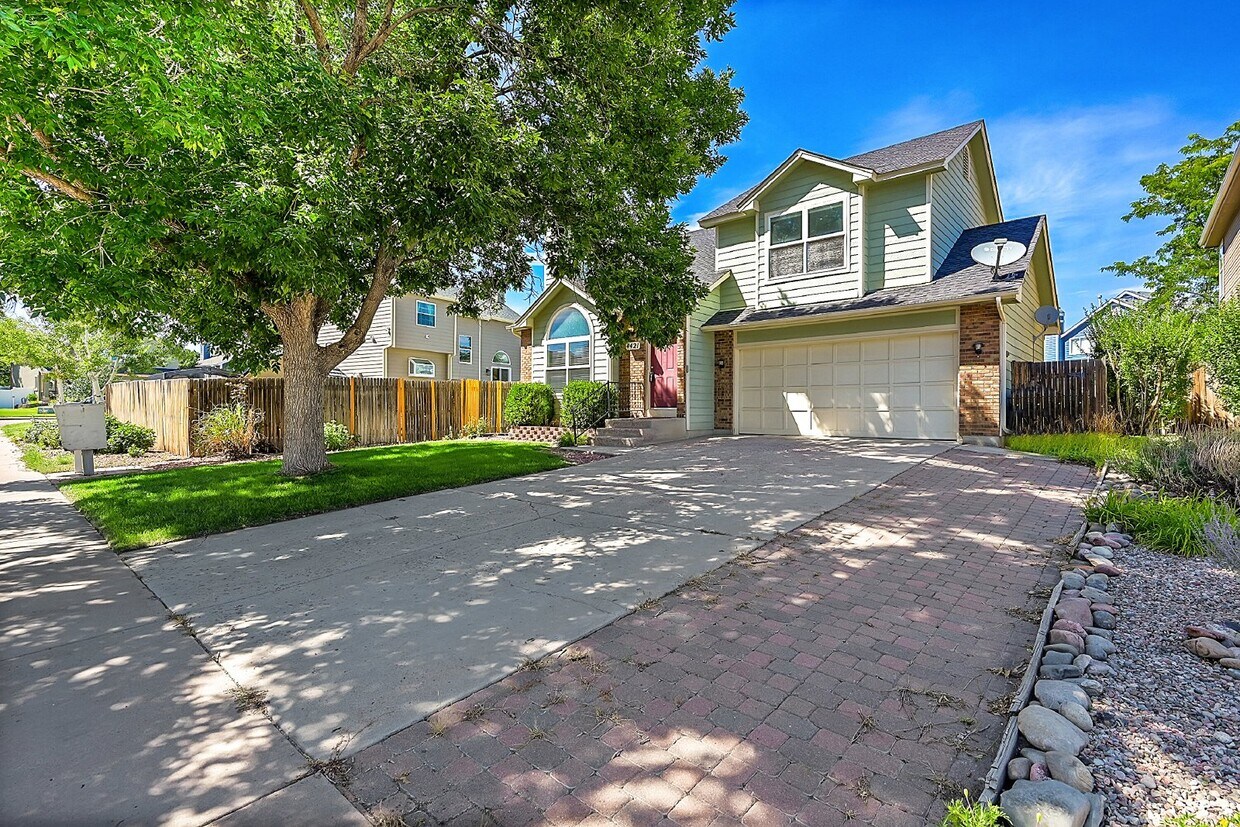 Primary Photo - $2,495, 3 beds, 2.5 bath Updated Home in Co Springs with Fenced In Yard!