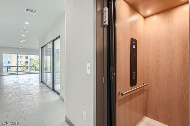 Foto del edificio - 18 Promenade Isle Ln
