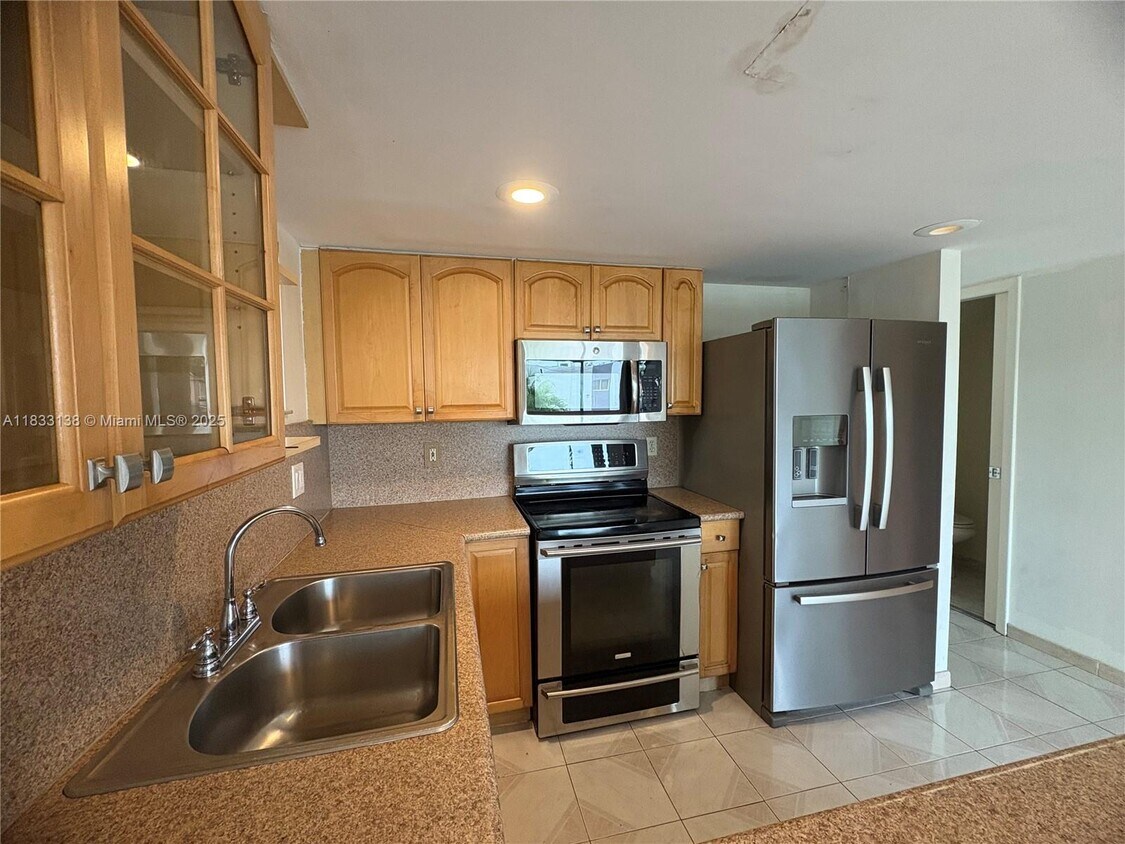 Primary Photo - 5625 W 26th Ct