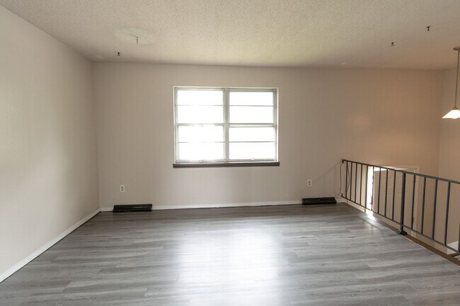 Foto del edificio - 1584-1586-1586 S Sonora Dr