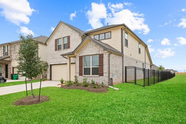 Building Photo - 2472 Fairway Hbr Dr