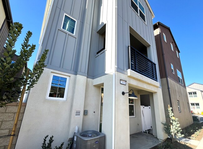 Foto del edificio - 3 bed, 2.5 bath in Ontario, CA!