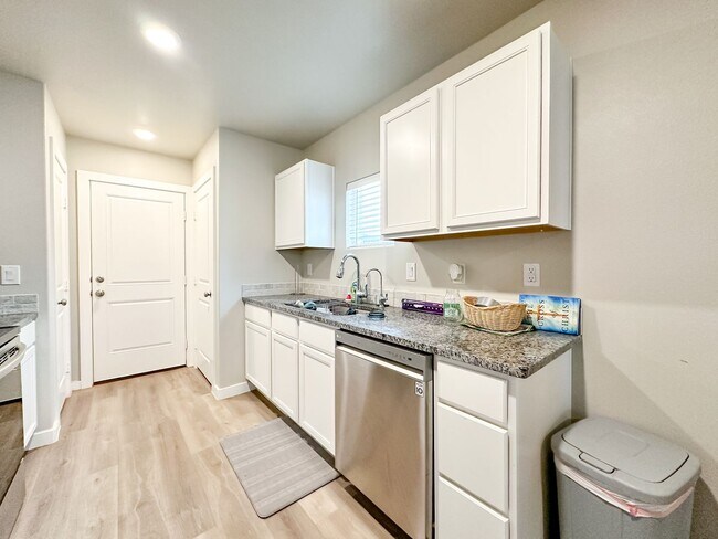 Foto del edificio - 3/2/1 in Upland Crossing!
