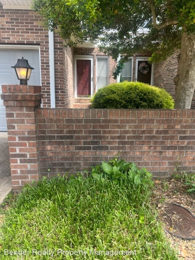 Building Photo - 2 br, 2.5 bath House - 140 Courtyard Lane NE