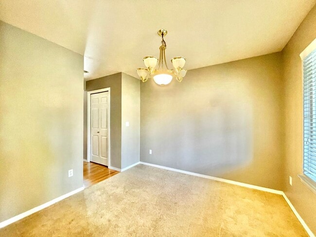 Building Photo - Great Home For Rent-Enjoy first 2 Weeks Free