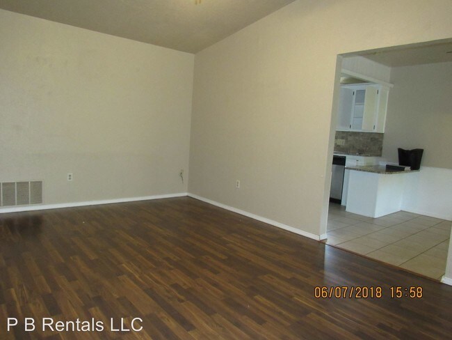 Foto del edificio - 3 br, 2 bath House - 104 SE Trenton Road