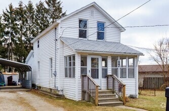 Building Photo - 17 Sylvan St