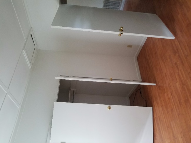 Building Photo - 1117 W 4th Ave