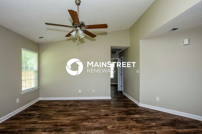 Foto del edificio - 3 Bedroom Pet-Friendly Home in Charlotte, ...