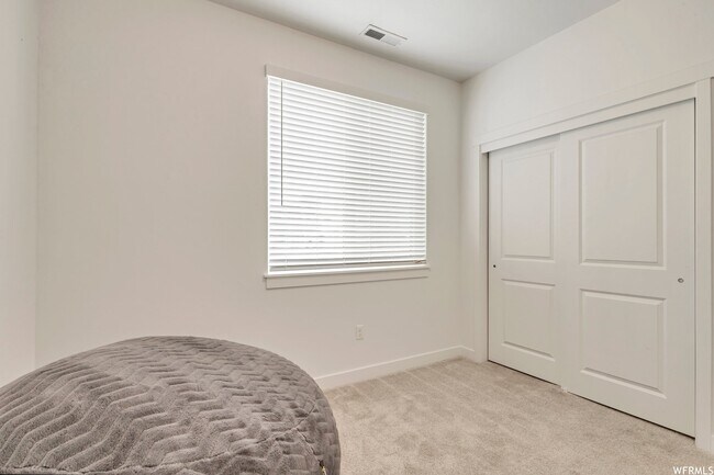 Foto del edificio - 456 Willow Leaf Rd