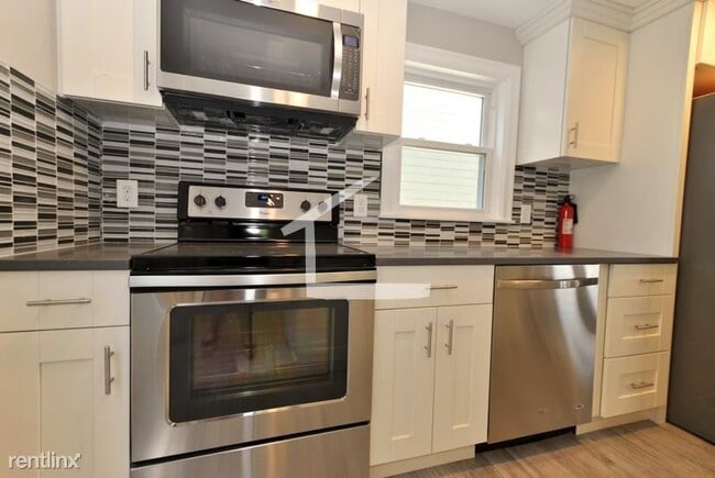 Building Photo - 3 br, 2 bath House - 8 Nonantum St