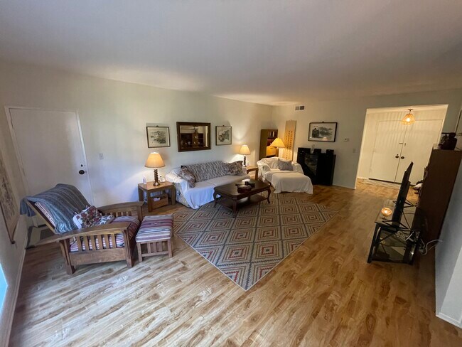 Foto del edificio - 647 Wilcox Ave