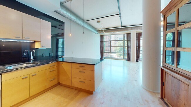 Building Photo - Stunning 1,300 Square Foot Two Bedroom W/ ...