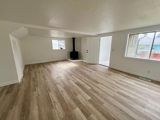 Foto del edificio - Spacious 4 Bed, 2 Bath Home for Rent in North Bend