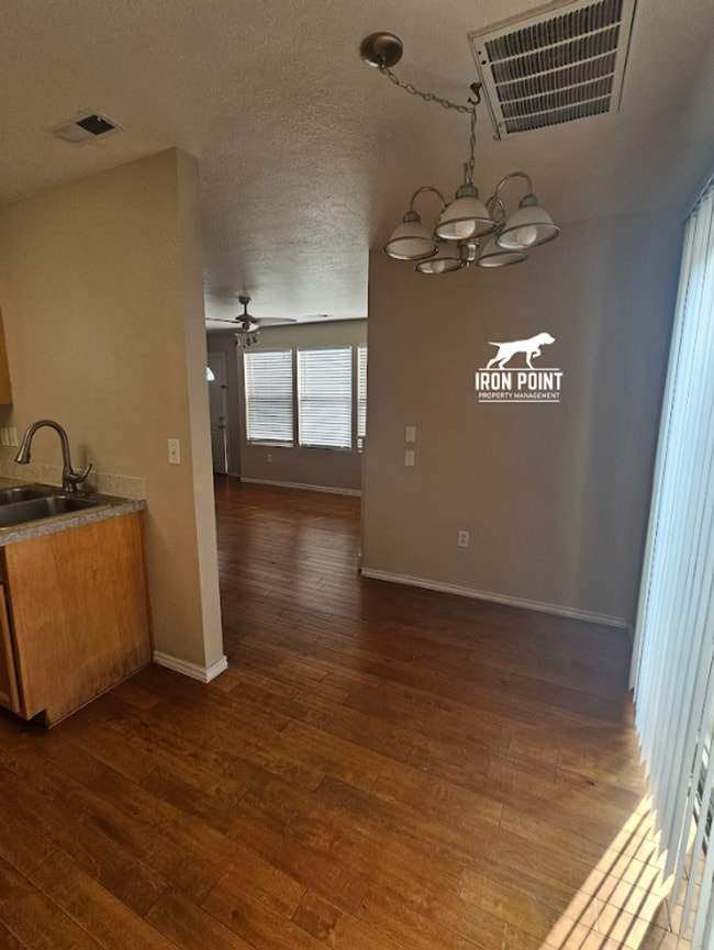 Building Photo - ELD4017
