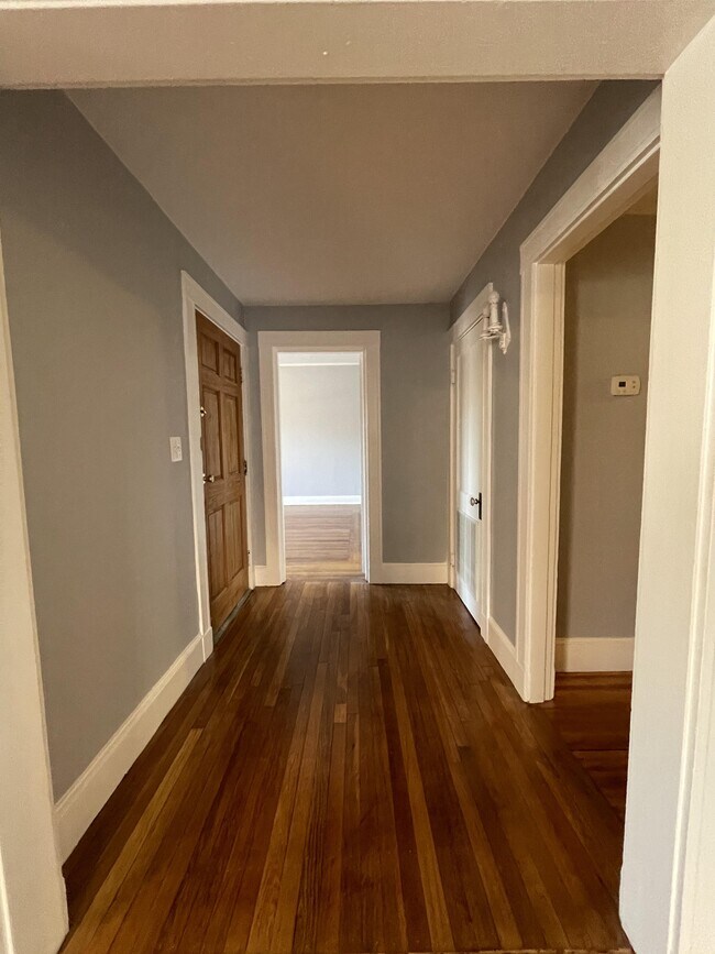 Building Photo - 19 Wallingford Rd