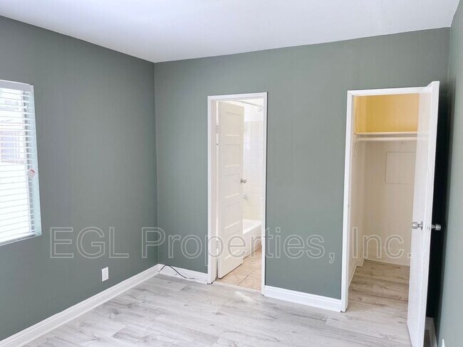 Foto del edificio - 3644 Seneca Ave