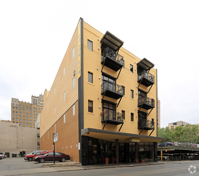 Building Photo - Travis Park Lofts