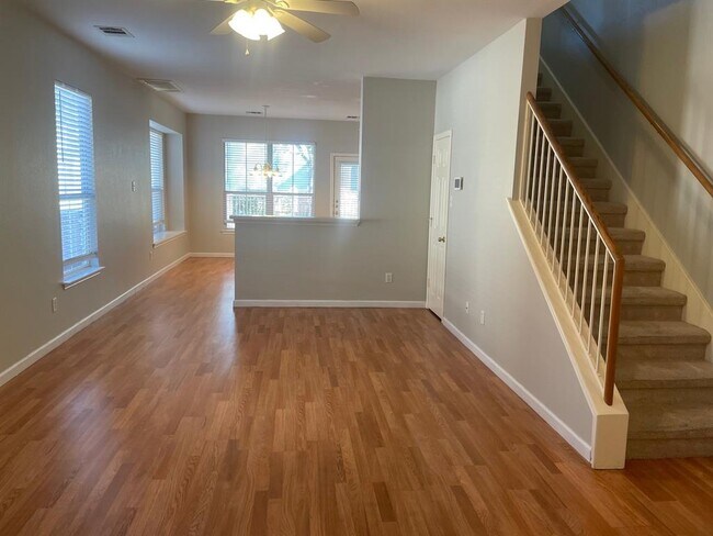 Foto del edificio - 1481 E Old Settlers Blvd