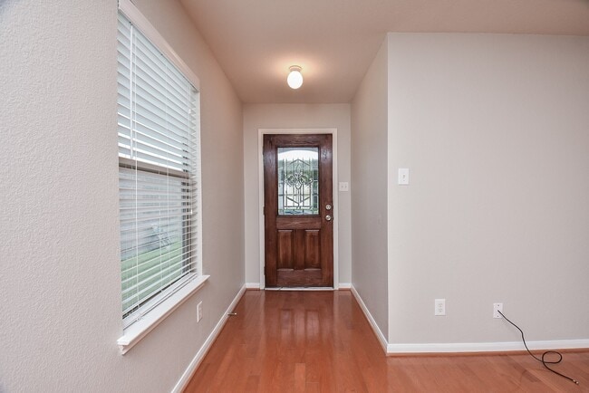 Foto del edificio - 15327 Mission Oak Dr