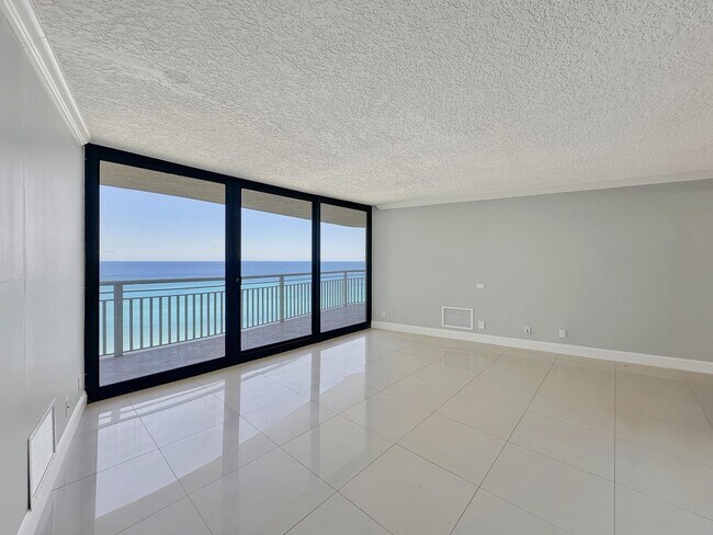 Foto del edificio - 3000 N Ocean Dr