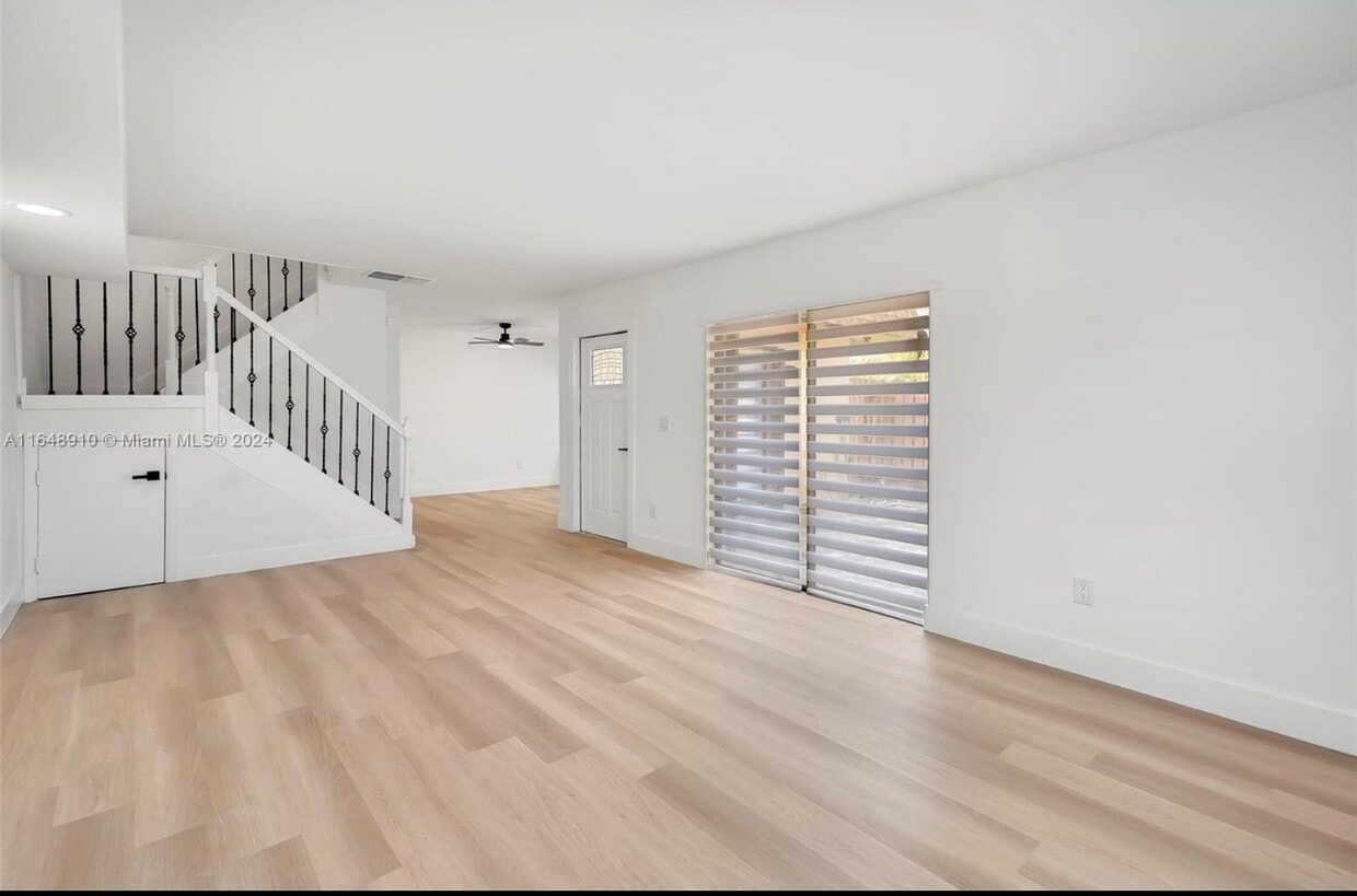 Foto principal - 6715 W 24th Ct