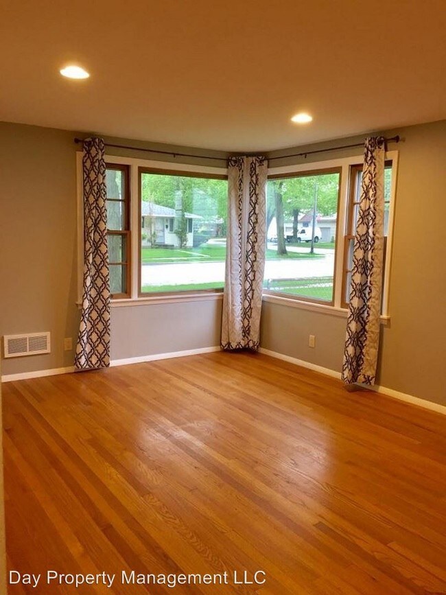 Building Photo - 4 br, 1.5 bath House - 1222 Thorndale St.