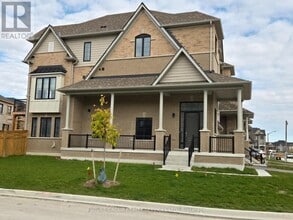 Building Photo - 62 Morrison Cres