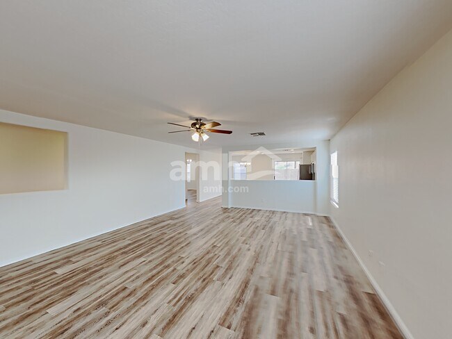 Building Photo - 10061 N 115th Dr