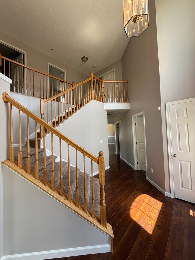 Foto del edificio - 657 Brookledge Ct
