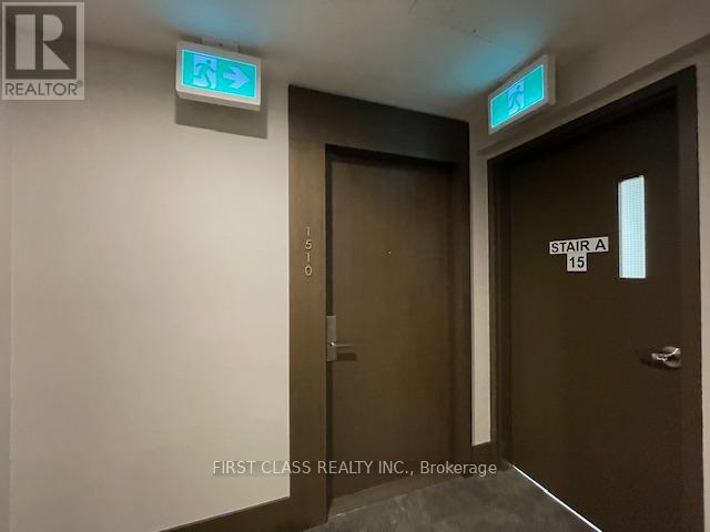 Building Photo - 39 Roehampton Ave