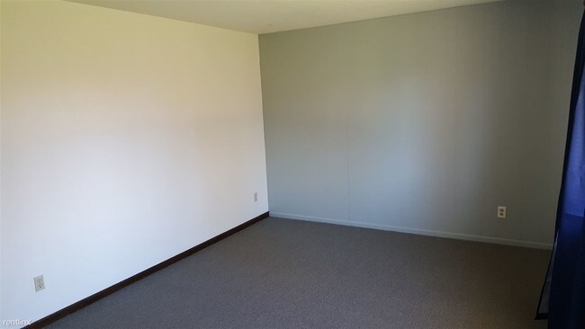 Building Photo - 2 br, 1 bath 4plex - 6491 Martinie Dr Unit #1