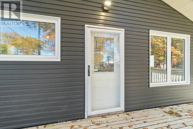 Photo du bâtiment - 1805 River Rd W