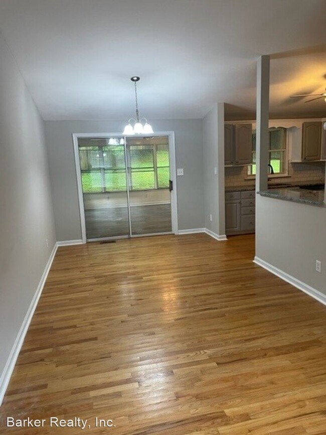 Building Photo - 4 br, 2.5 bath House - 7313 Summerland Drive