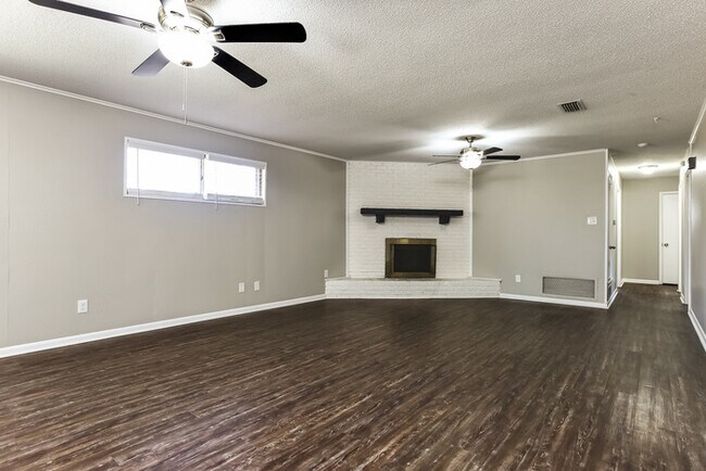 Foto del edificio - 22 Single Oaks Dr