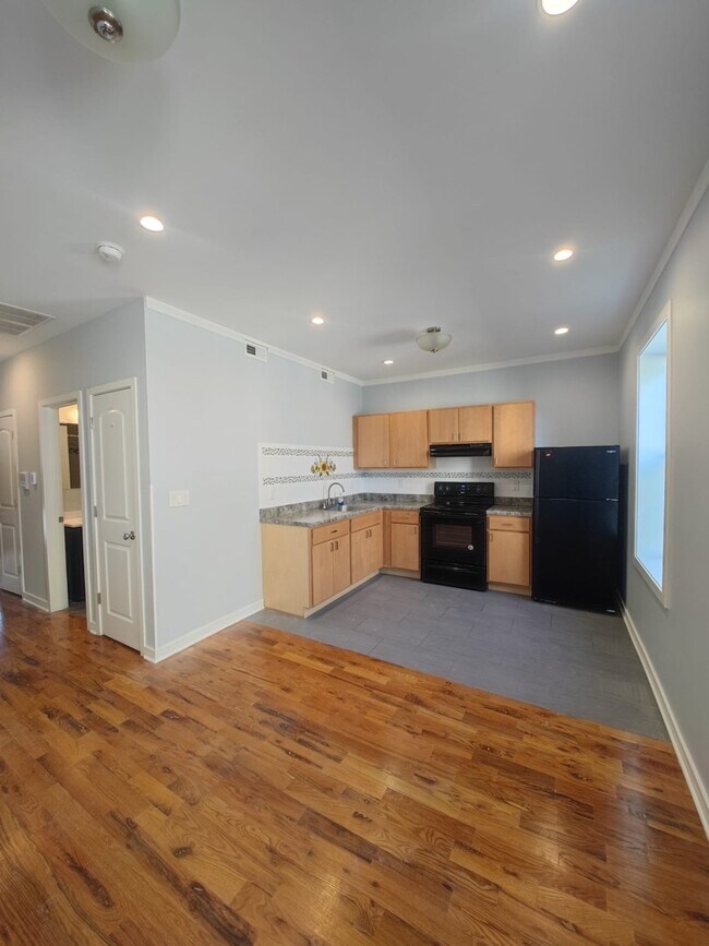Foto del edificio - 4203 W Division St