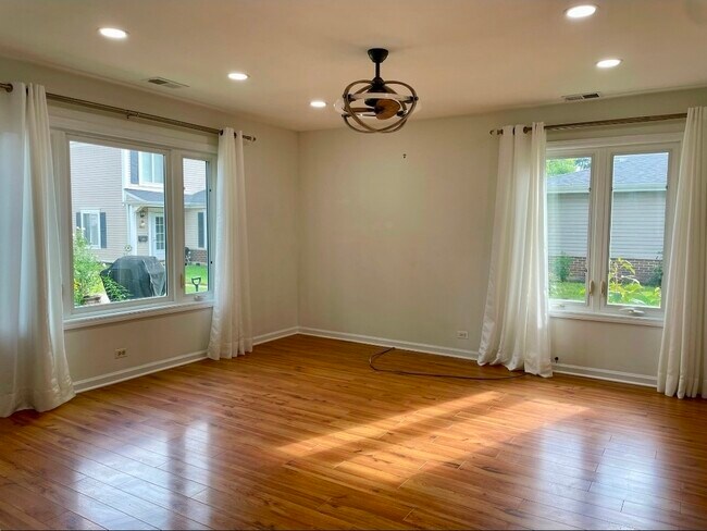 Foto del edificio - 1405 Cove Dr
