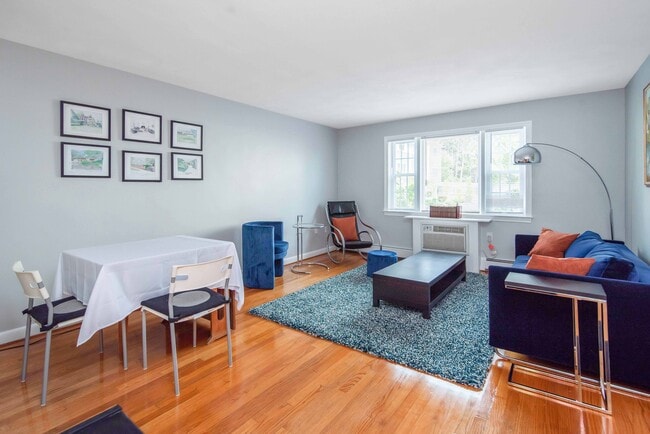 Photo - 747 N Main St Apartment