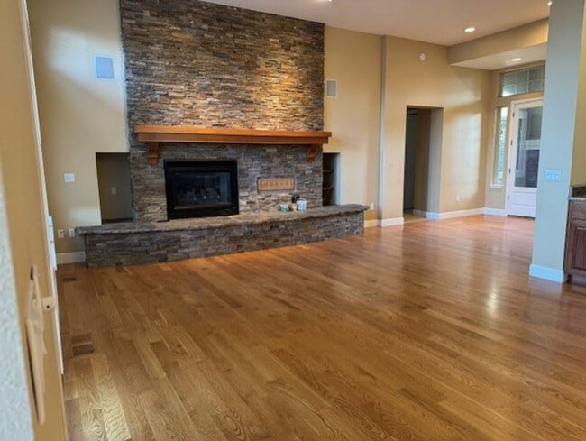 Foto del edificio - Broken Top Gated Community