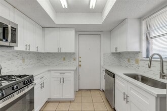 Building Photo - 9604 Night Star Dr